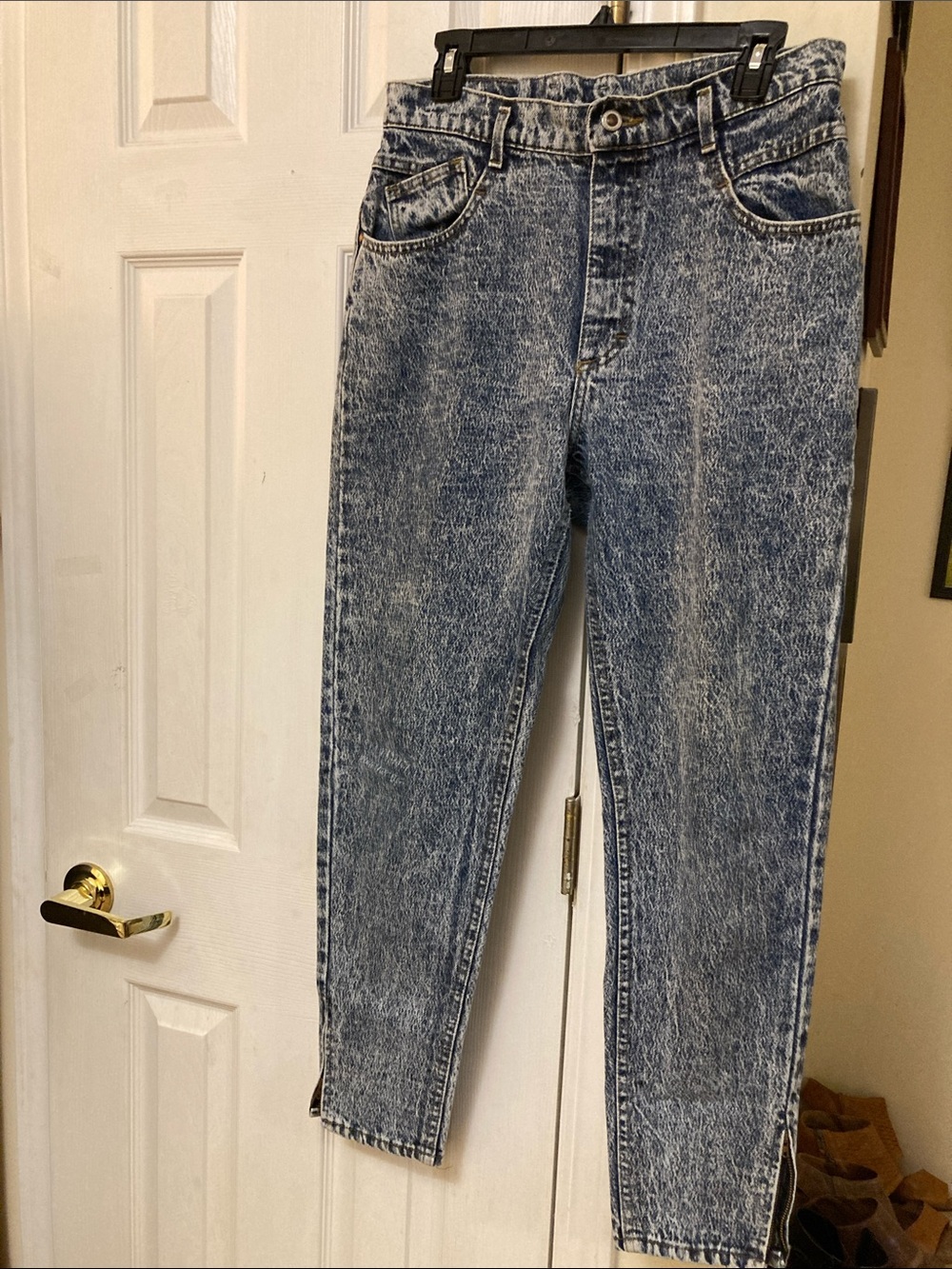 VINTAGE LEE Acid Wash High-Waist Mom Jeans - Blue 
SIZE 15 medium 
WOMENS